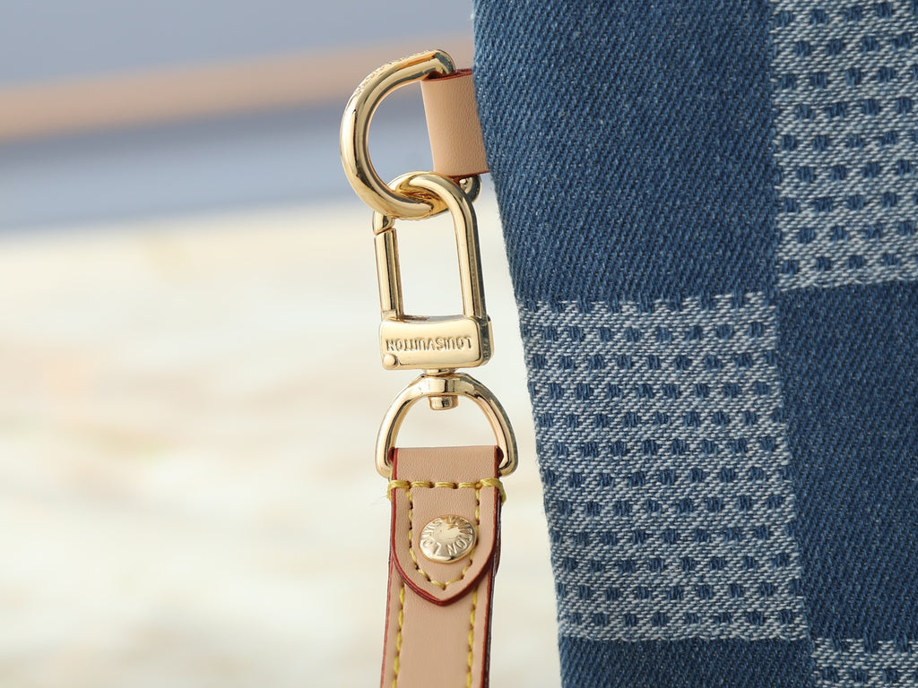 B1R76E55 Fashion bag