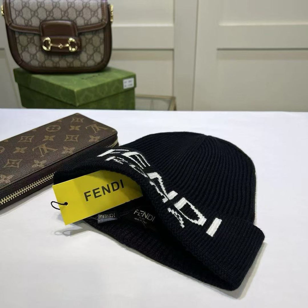 M1R86F47 Fashion hats