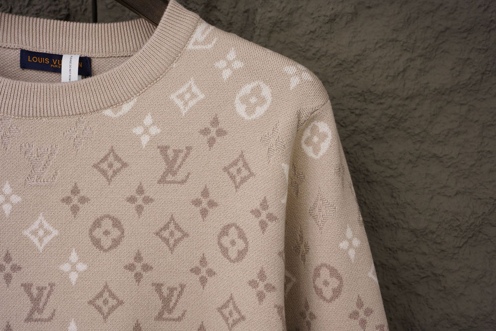 U1R106E11 Fashion Sweaters