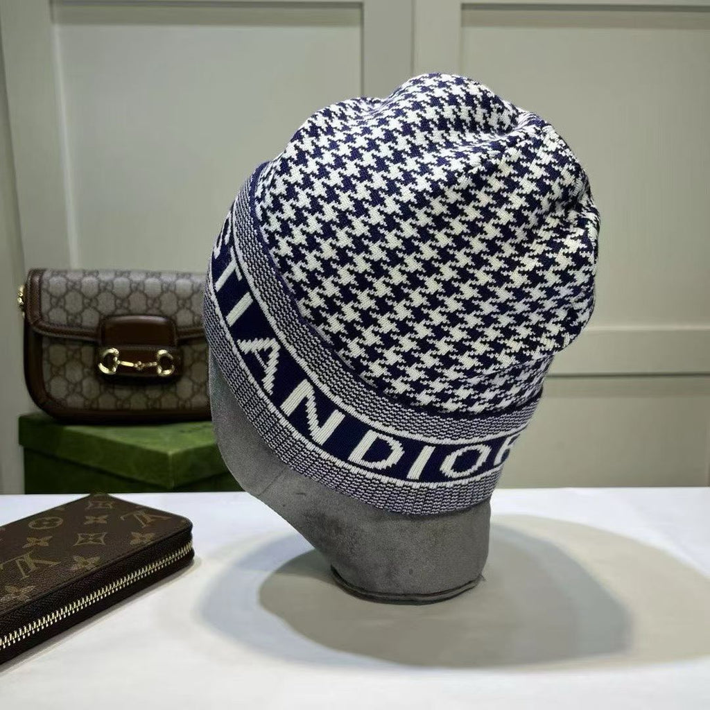 M1R86D57 Fashion hats