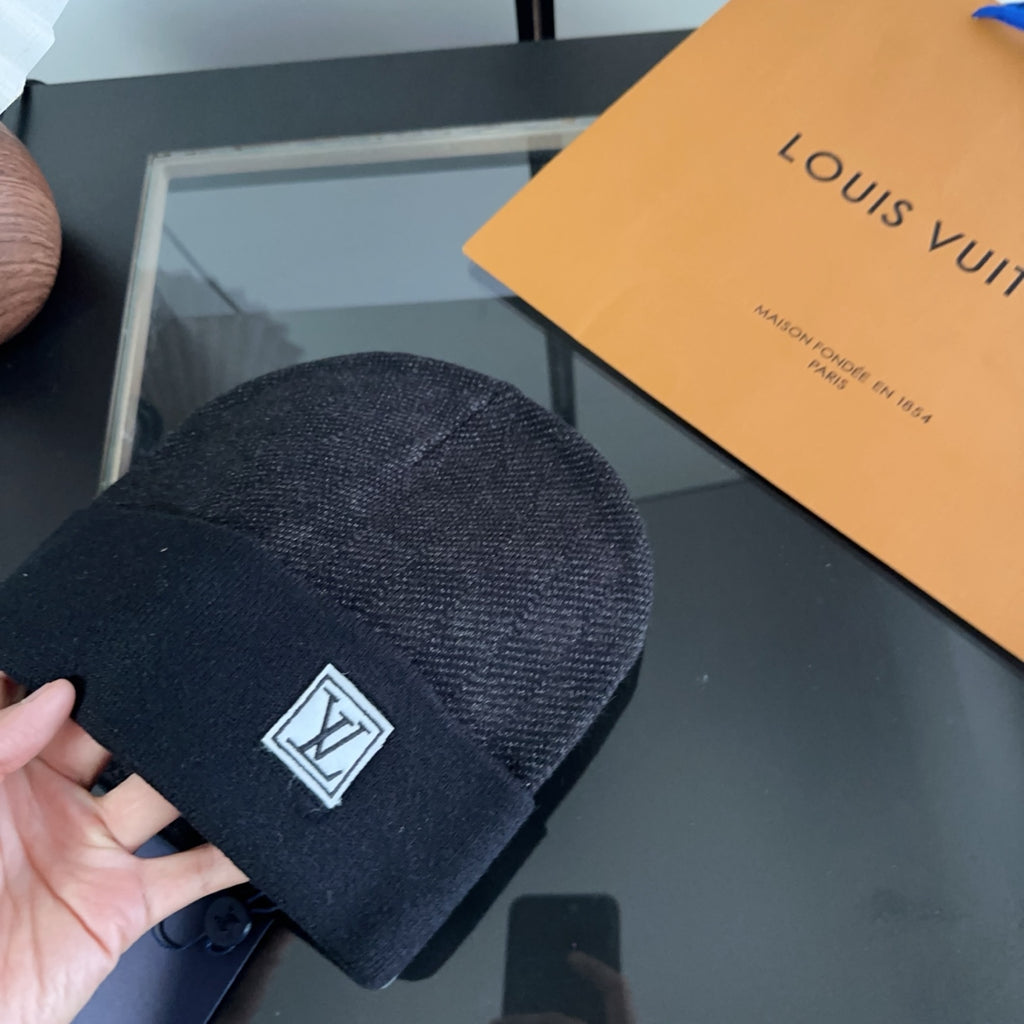 M1R86E18 Fashion hats