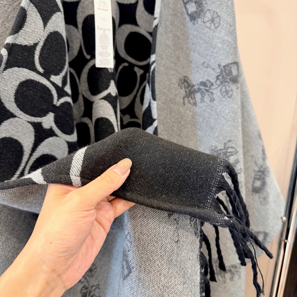 W1R106A28 Fashion cape