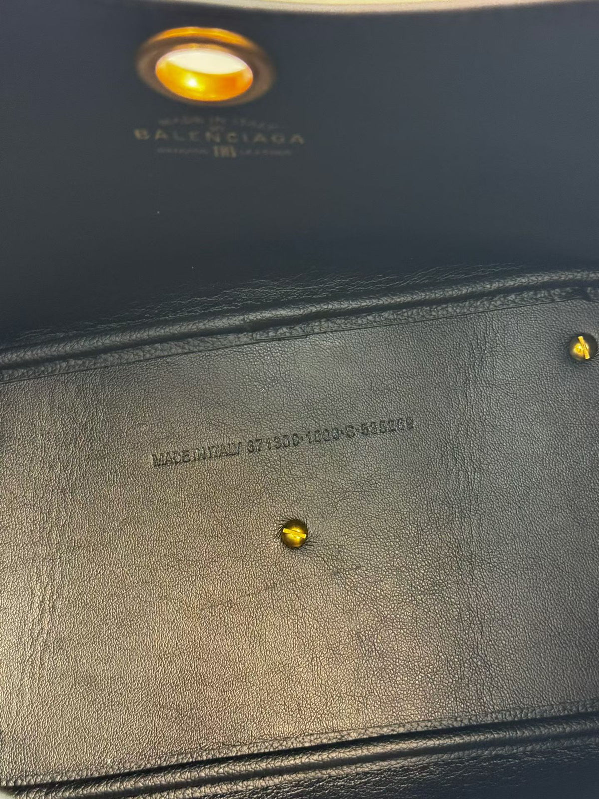 B1P46J144 Popular leather bags