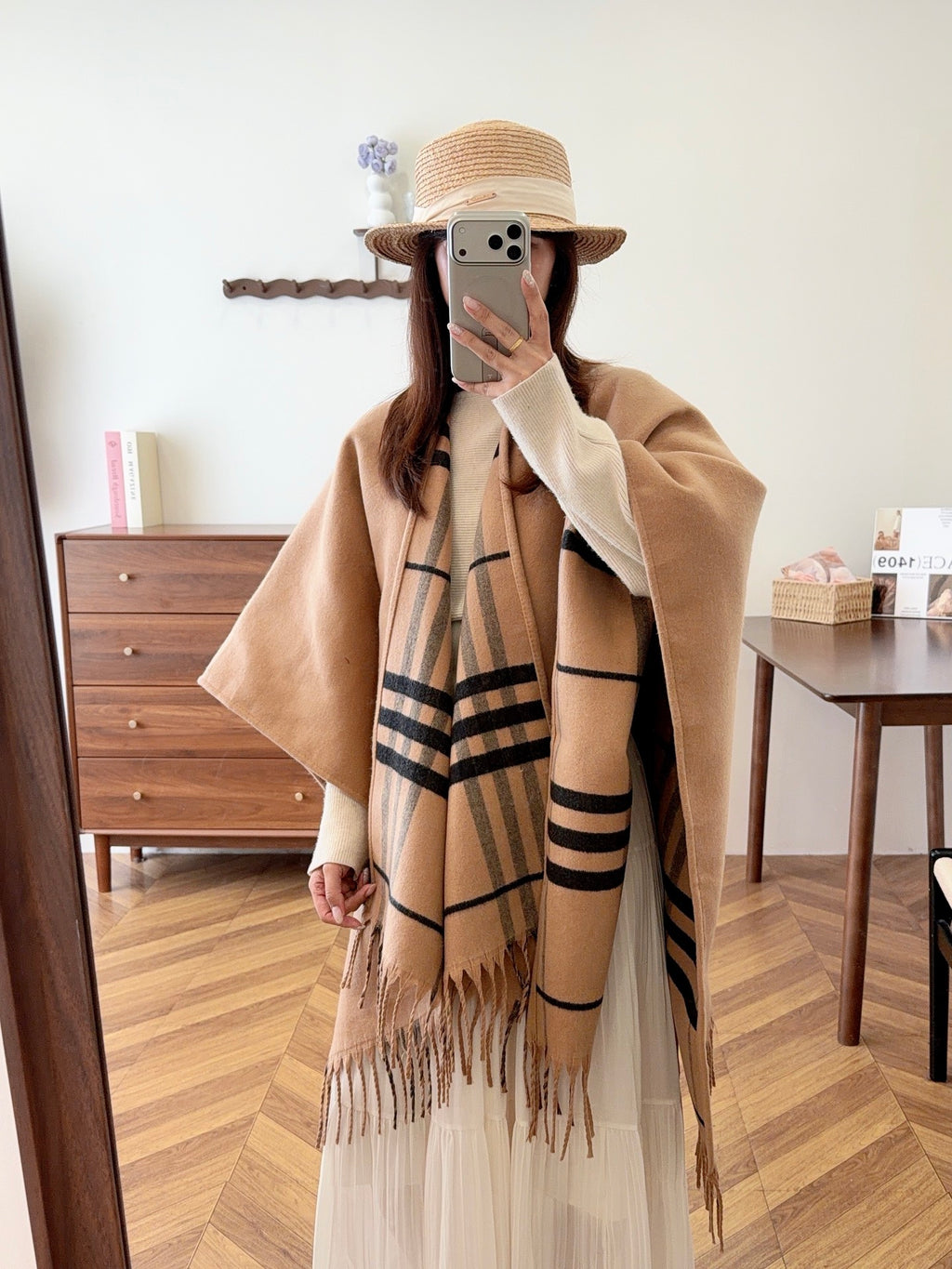 W1R86R67 Fashion cape