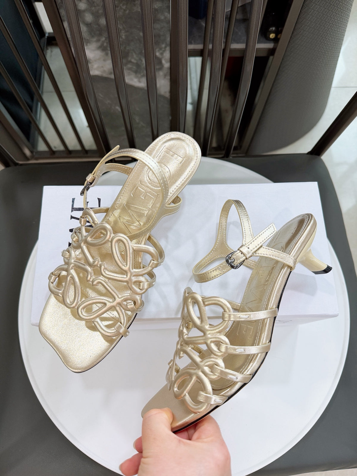 Z2R76A12 Popular high-quality  leather shoes