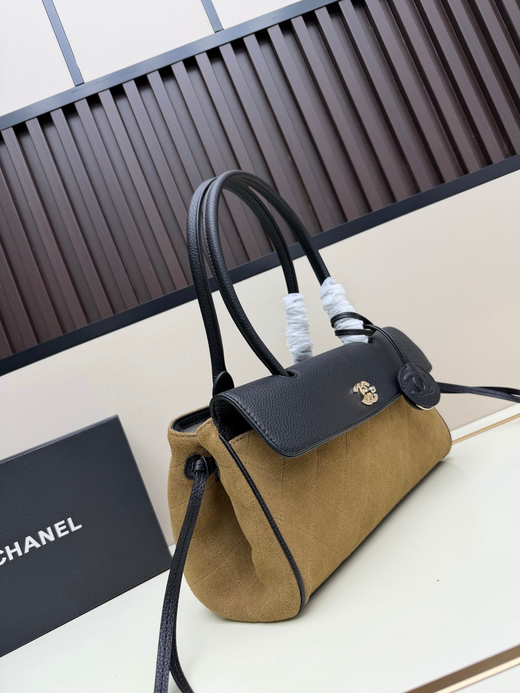 B1R76C24 Fashion bag