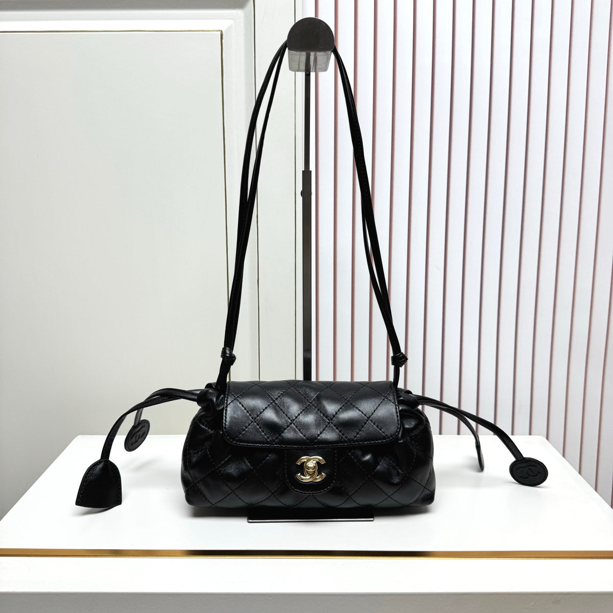 B1N96C28 Popular leather bag