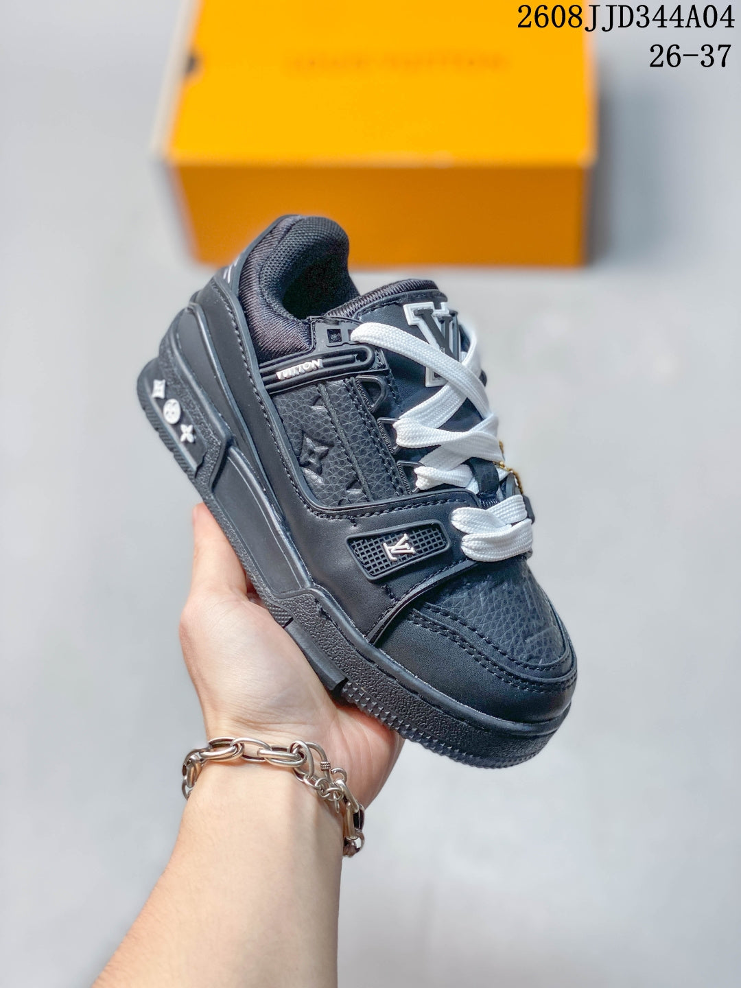 Z4R96E10  Popular Children's Shoes （Hanging decorations are not included）