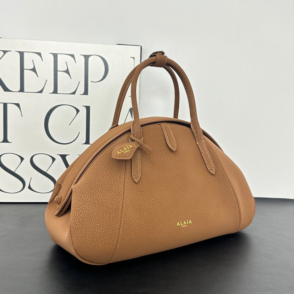 B1R96A2 Popular leather bag