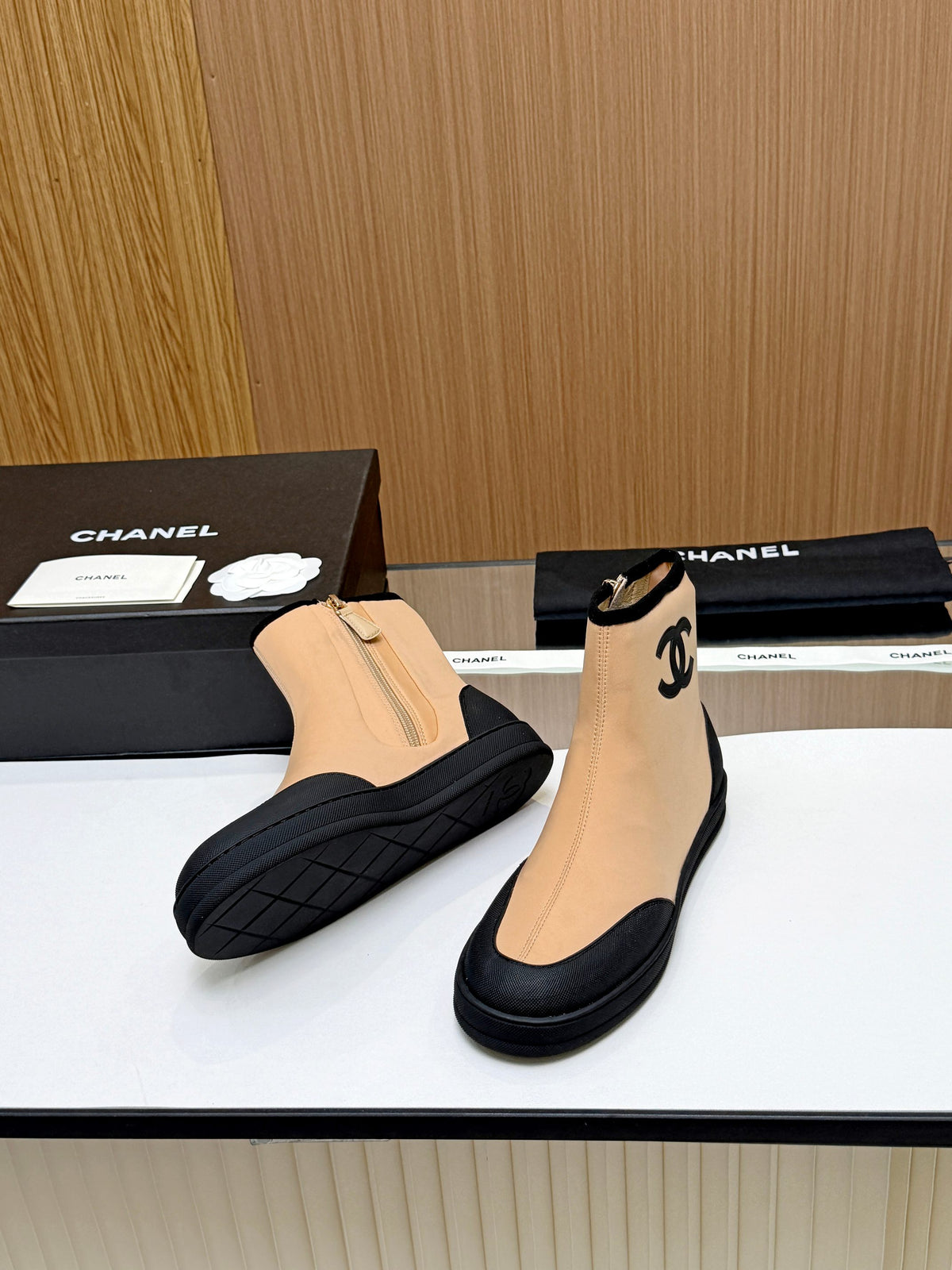 Z2P96C10 Fashion high-quality shoes