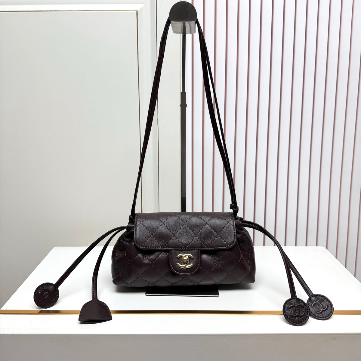 B1N96C28 Popular leather bag