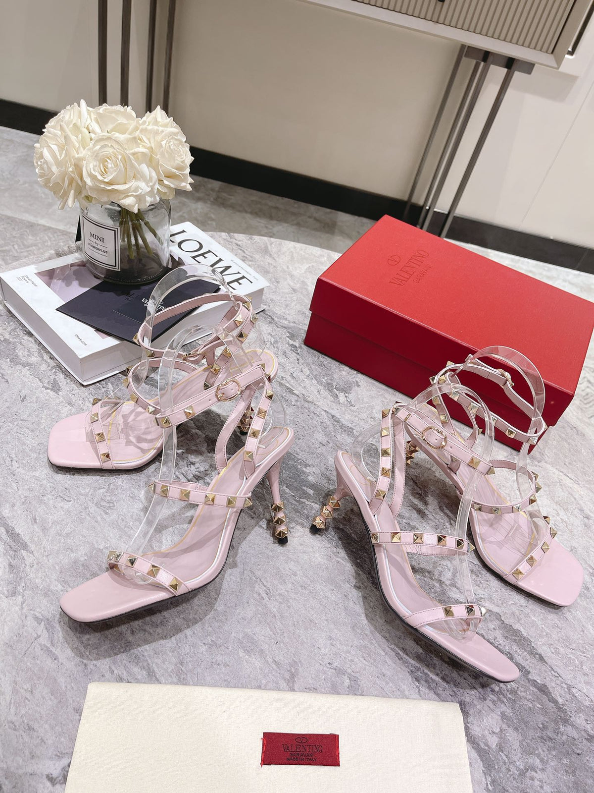 255QVL54Z Popular leather High heels