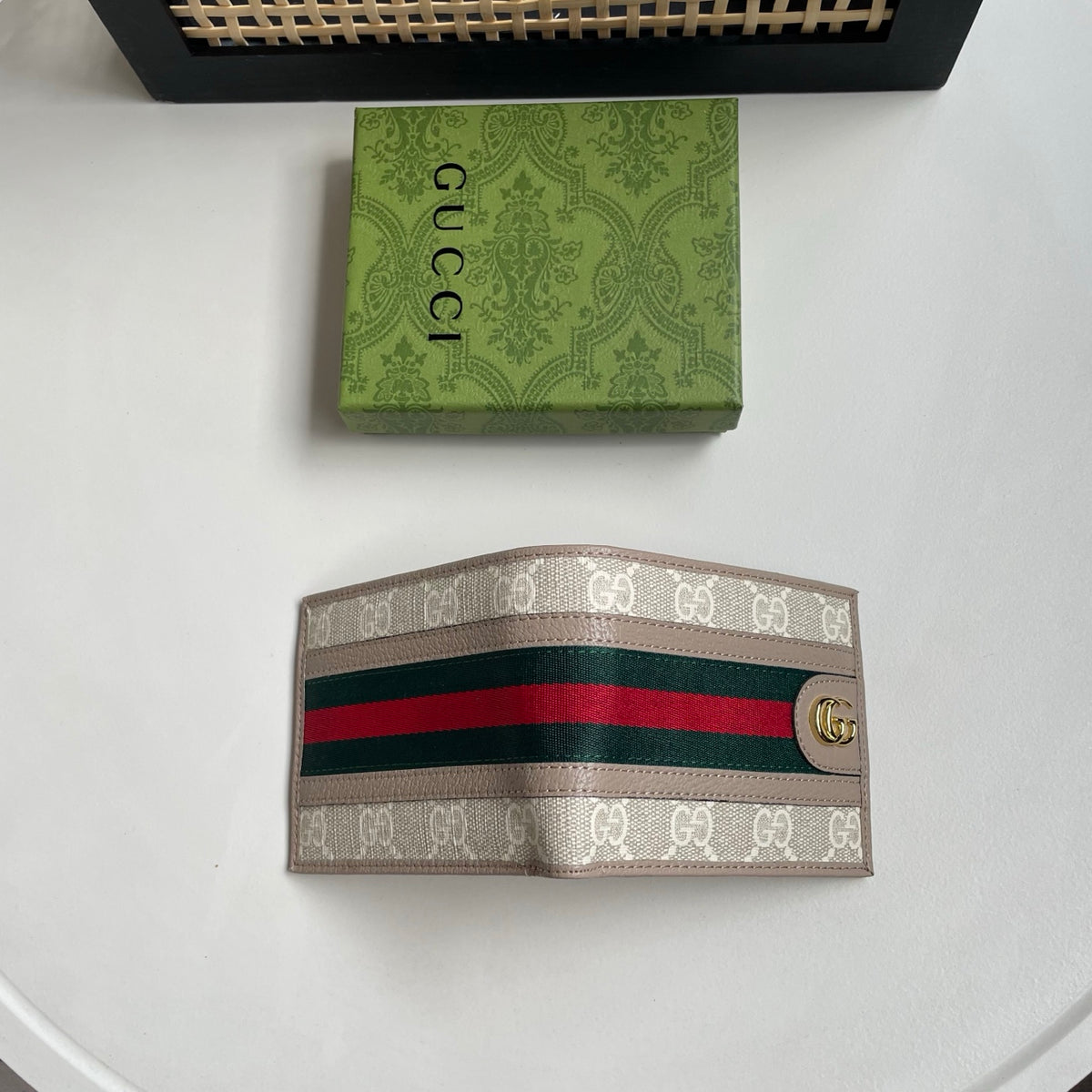 146XB7B Popular leather wallets ( with full packaging )