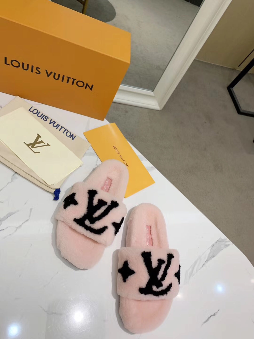 Z2P106E20 Fashion high-quality shoes