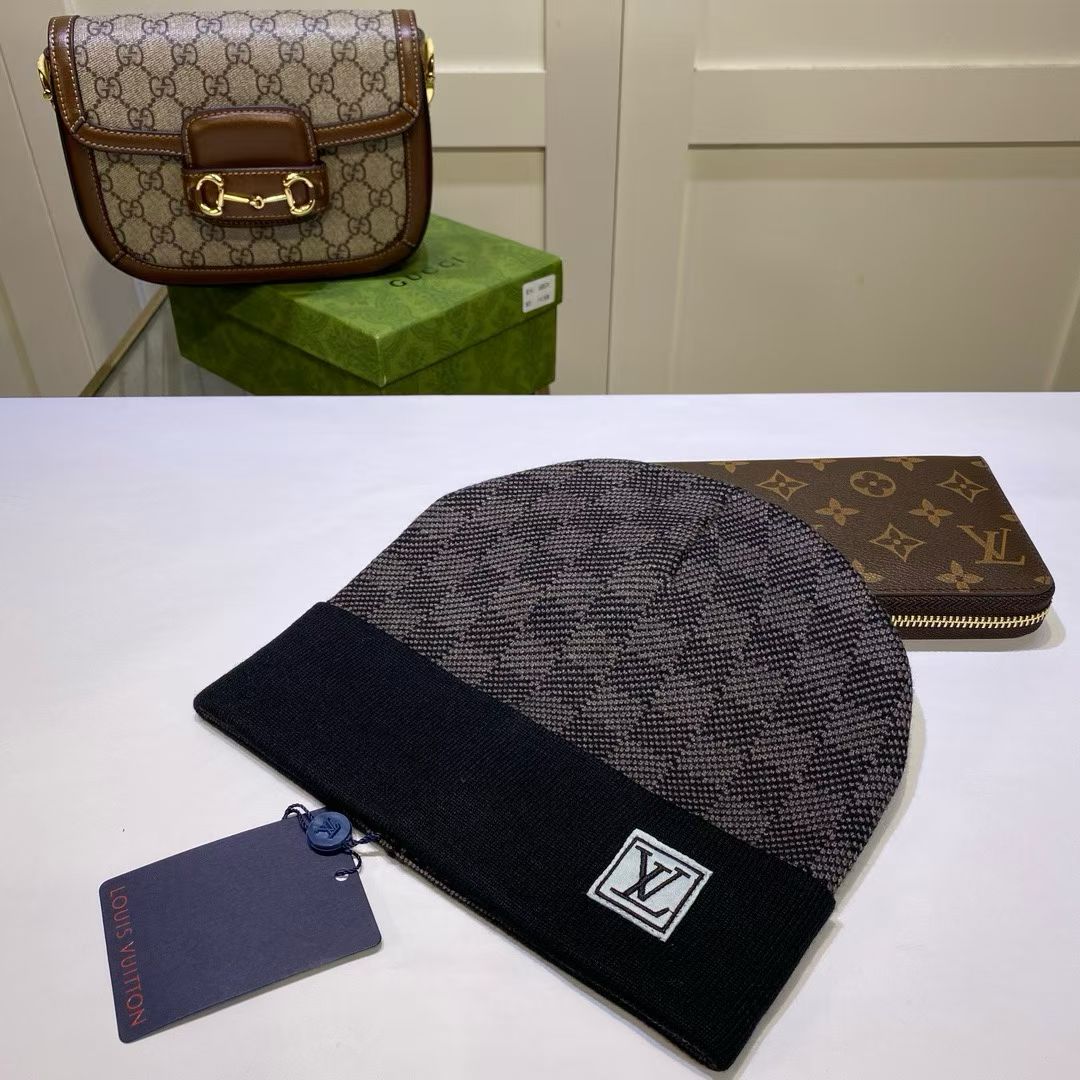 M1R86E34 Fashion hats
