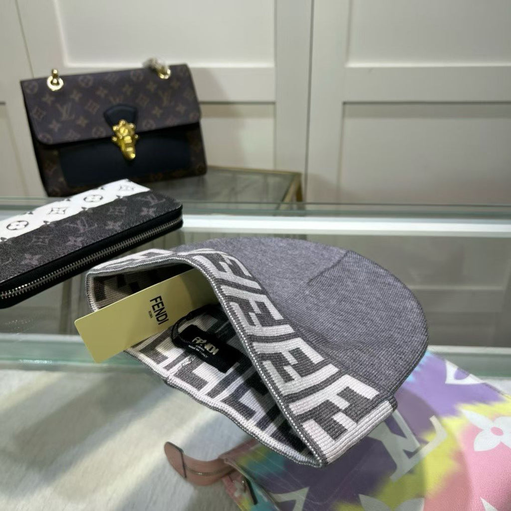 M1R86F32 Fashion hats