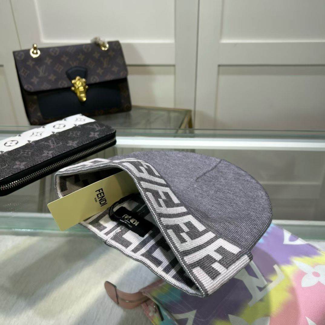 M1R86F32 Fashion hats