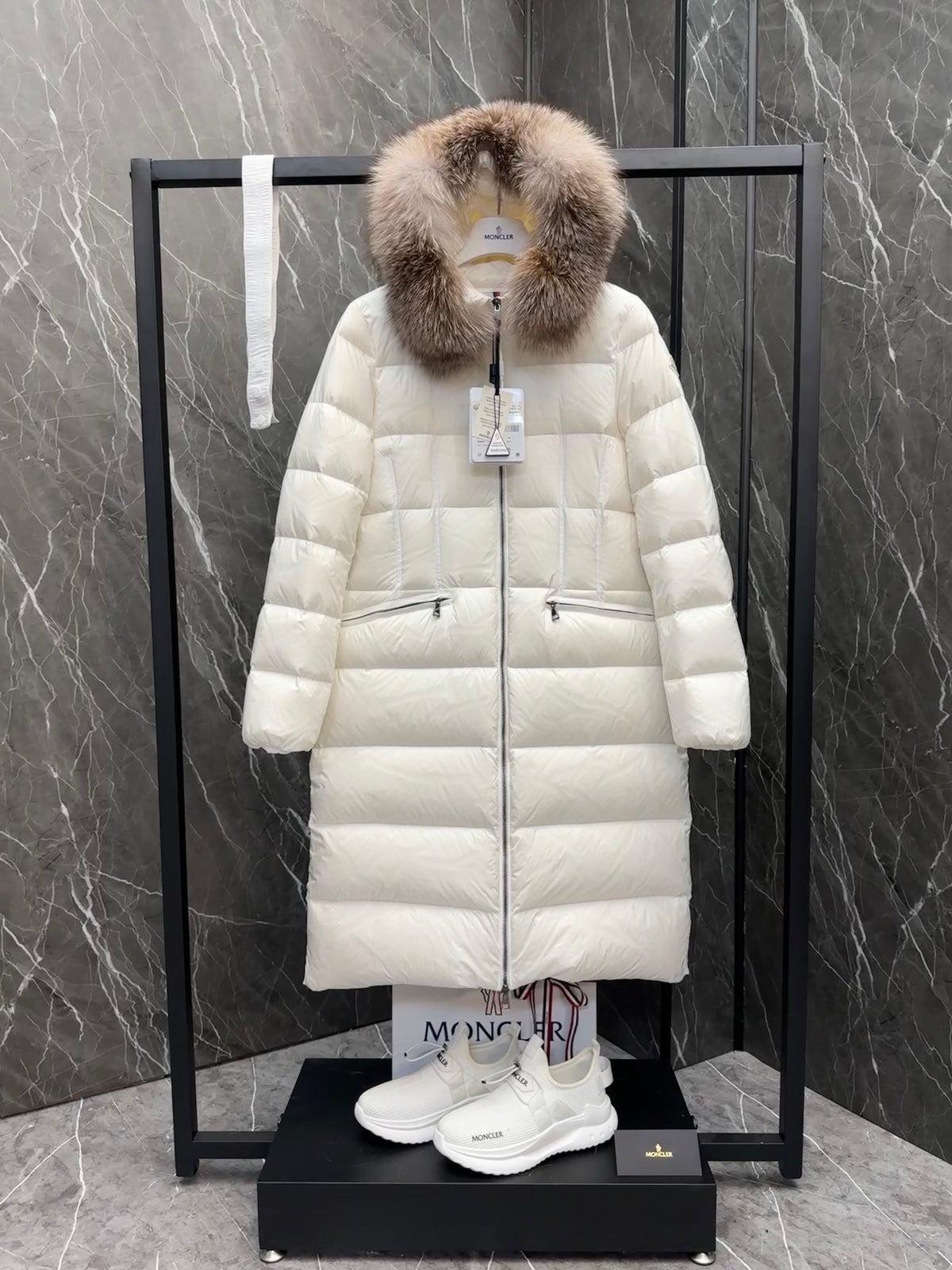 U3R106A4 Fashion down jacket （With a belt）