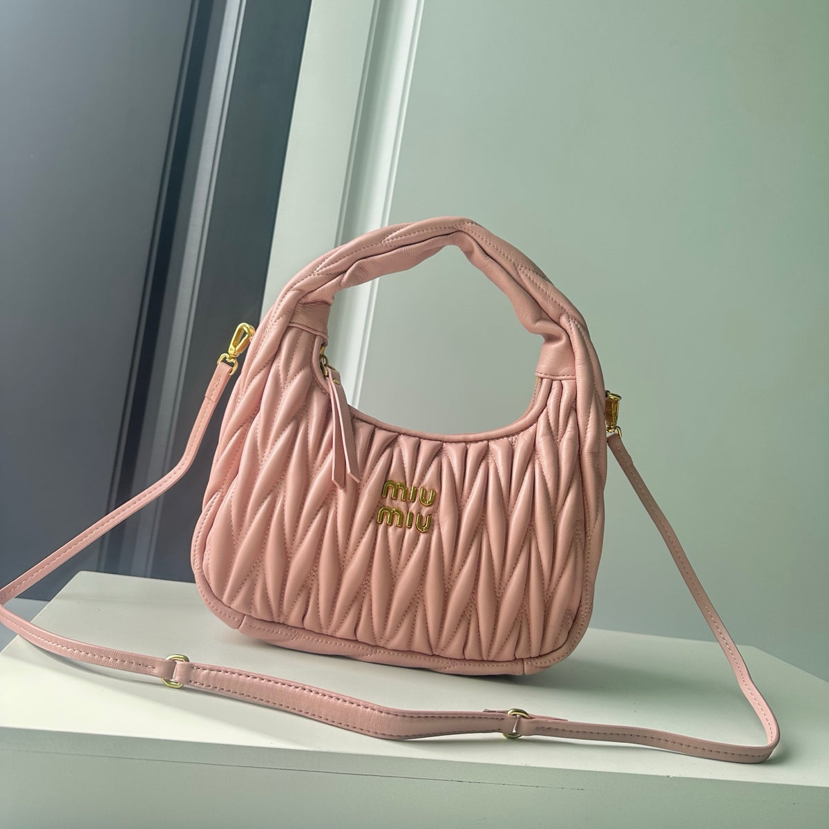 146PA122B Popular leather bag（29x24x10cm）