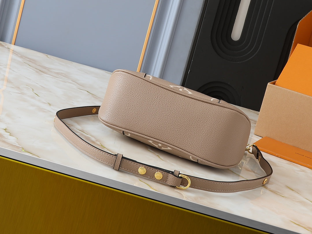 B1R76E48 Fashion leather bag