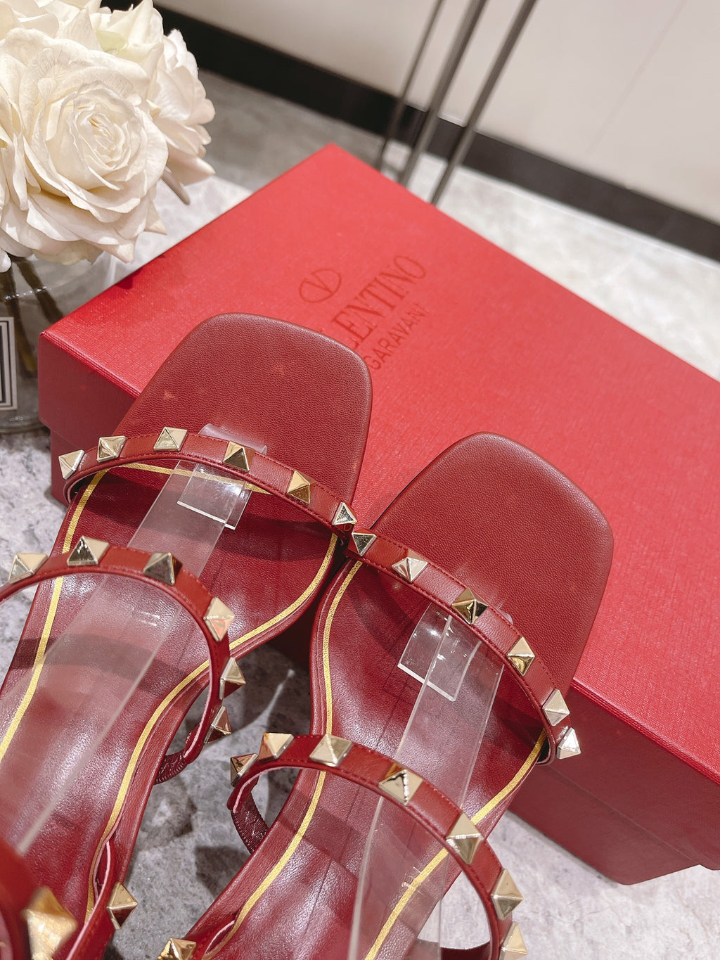 255QVL54Z Popular leather High heels