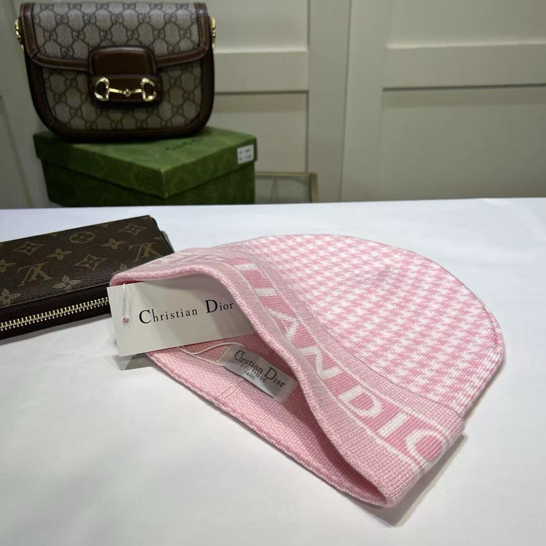 M1R86D57 Fashion hats