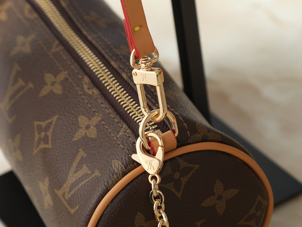 156NE21B Popular leather bag