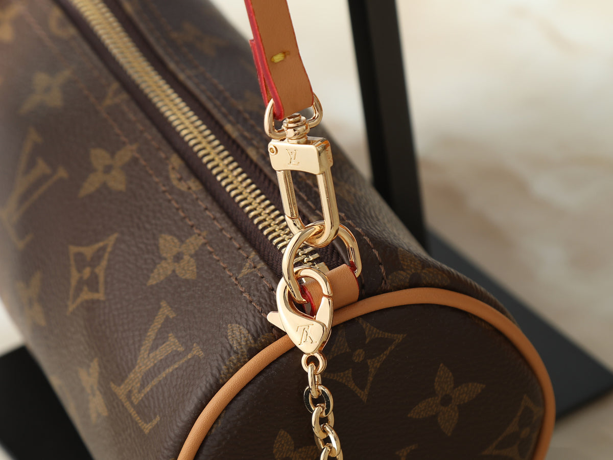 B1N56E21 Popular leather bag
