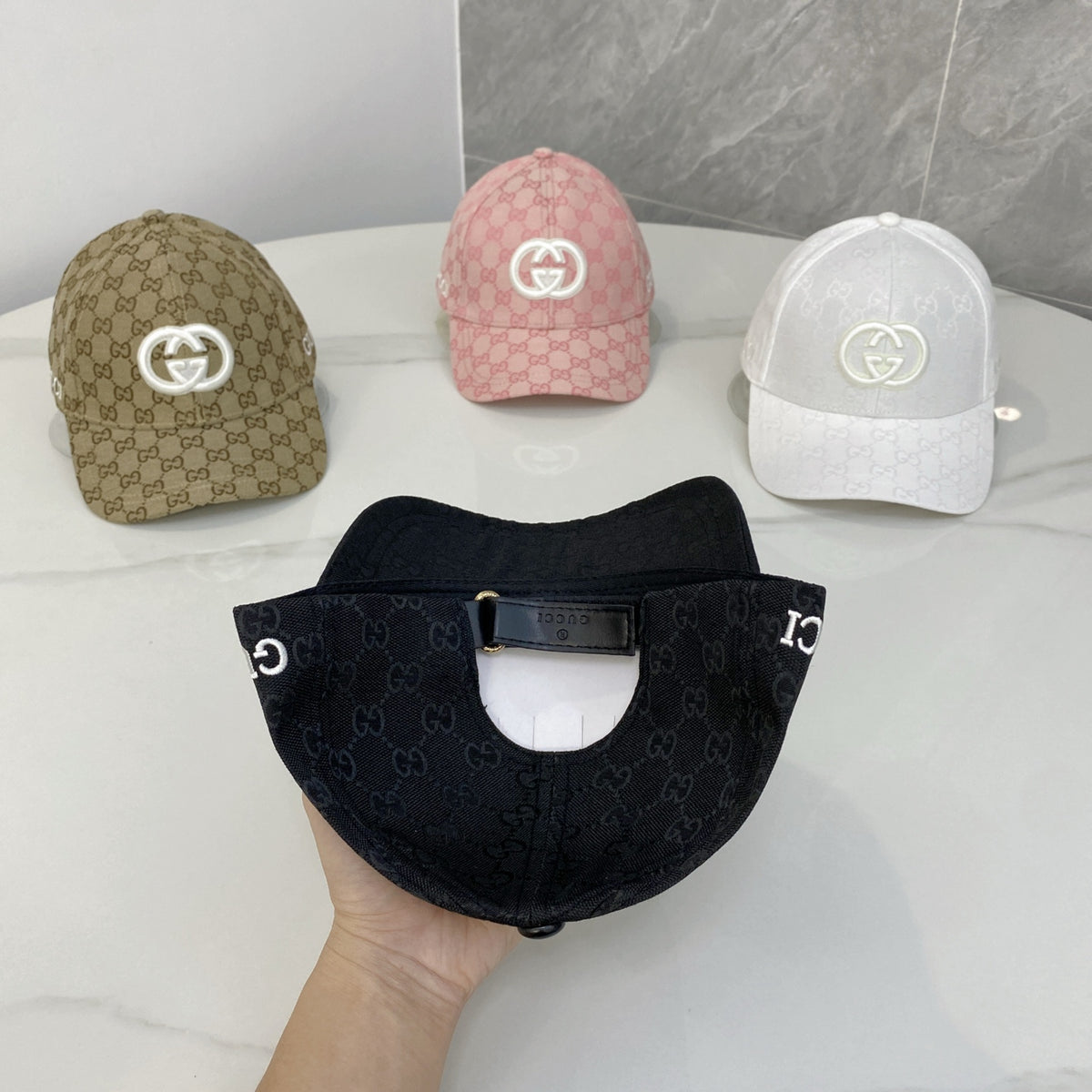 M1R86B106 Fashion hats
