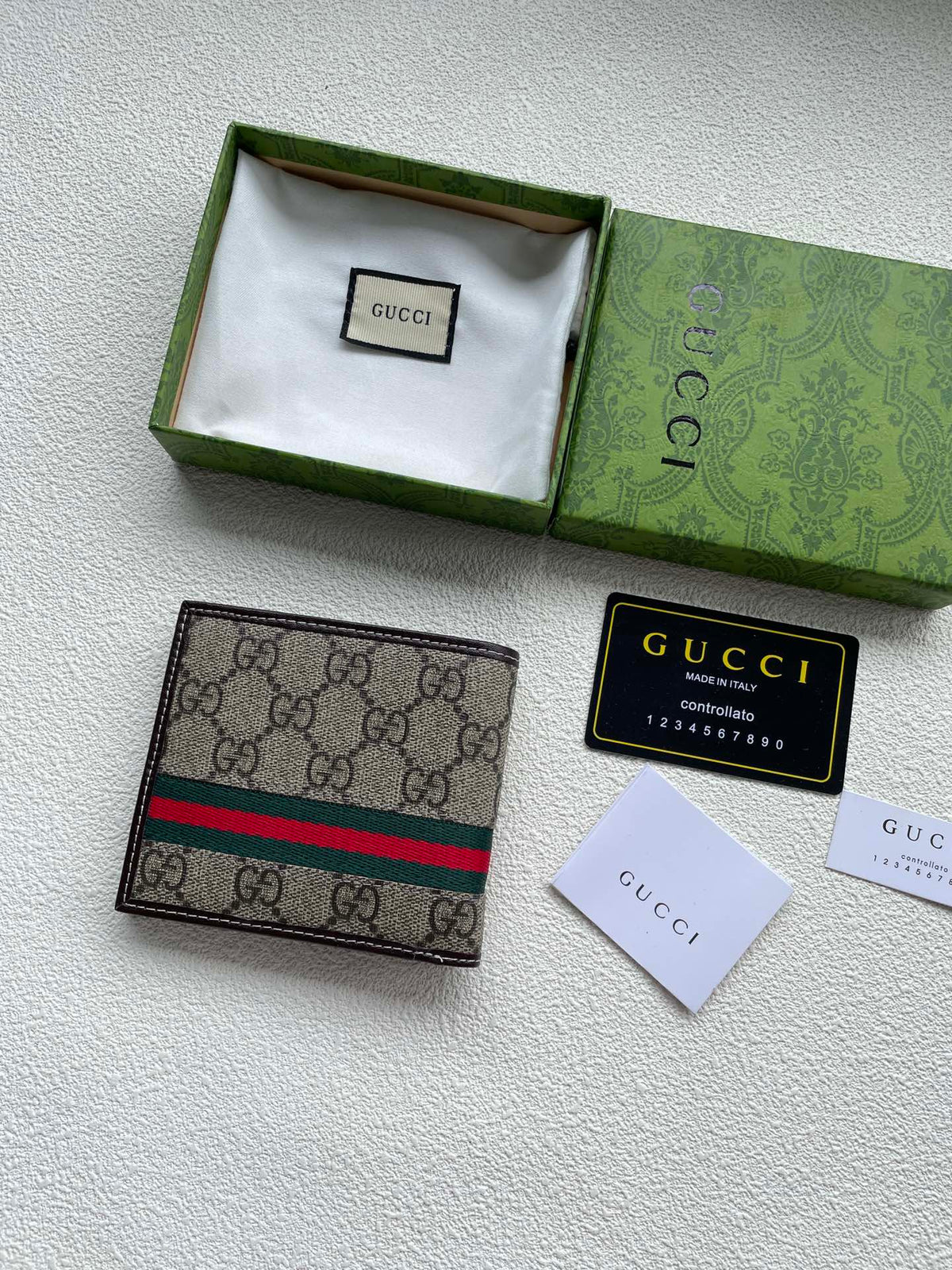 146XB9B Popular leather wallets ( with full packaging )