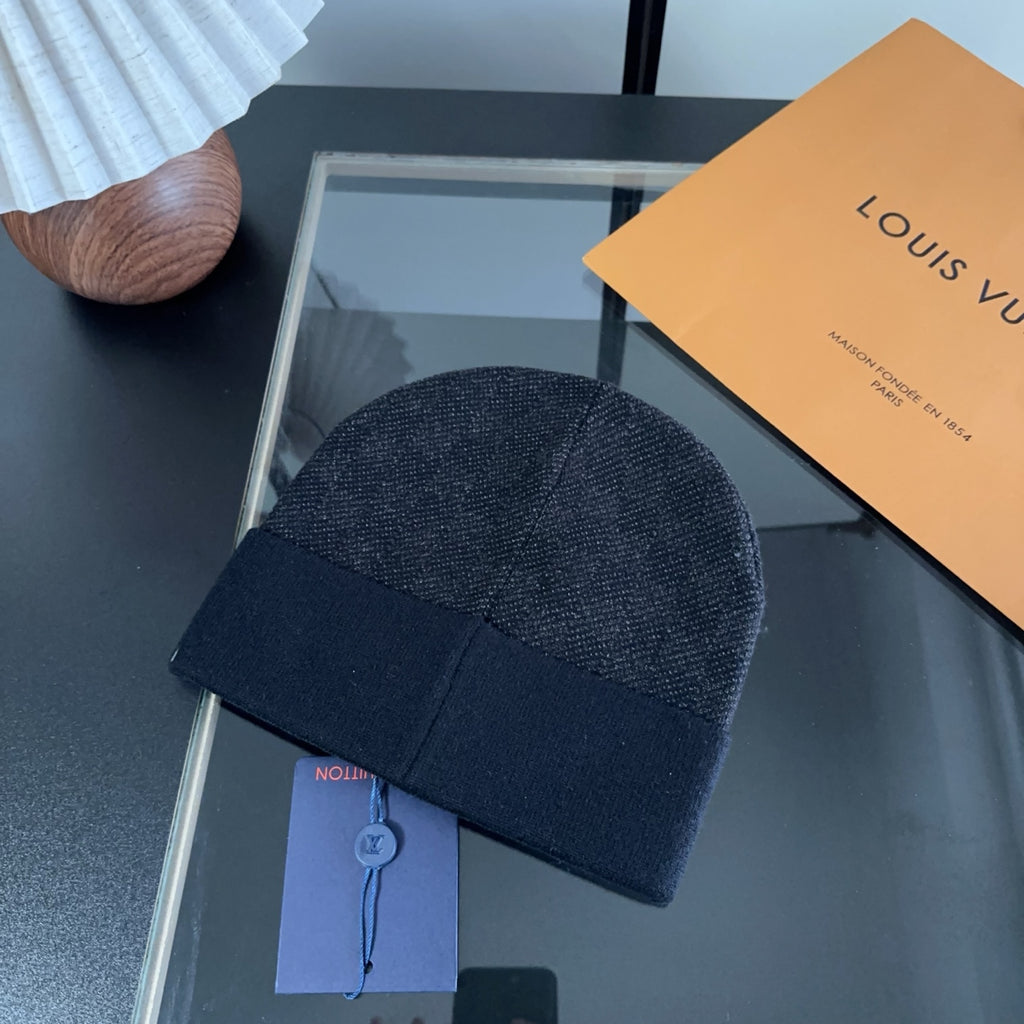 M1R86E18 Fashion hats