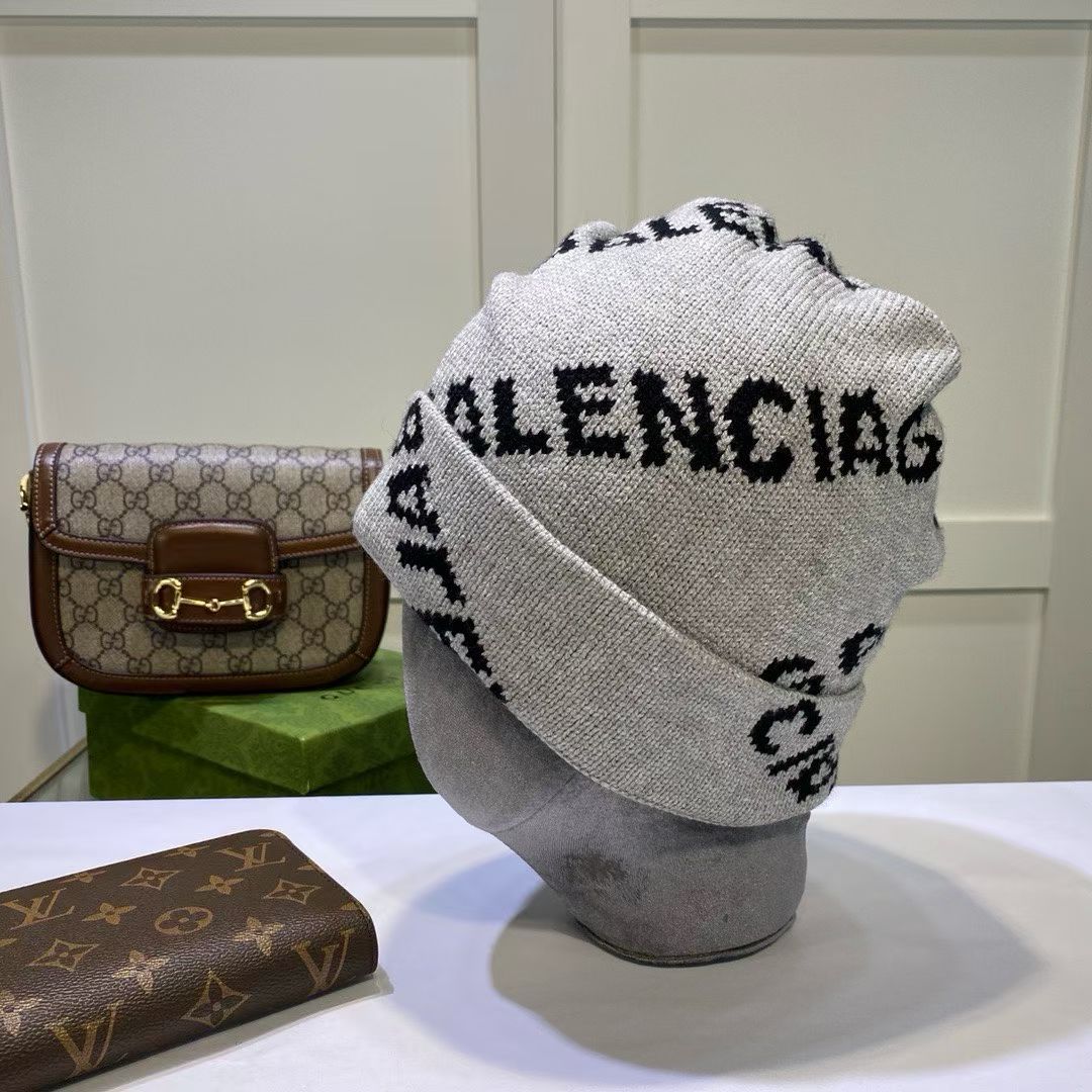 M1R86J97 Fashion hats