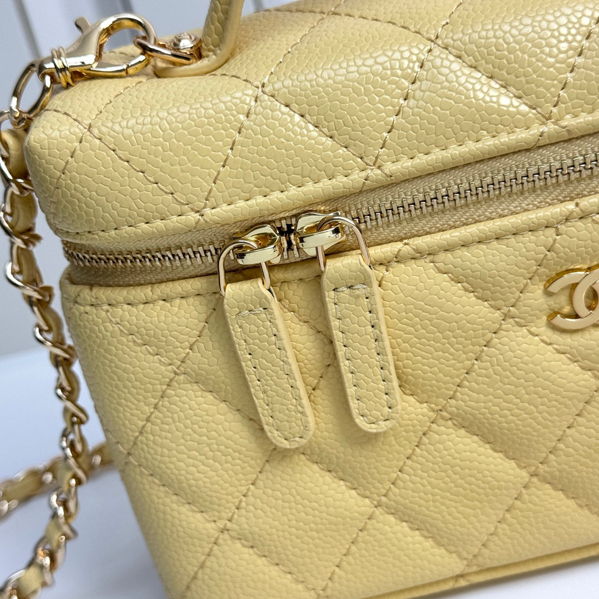 B1X66C19 Fashion leather bag