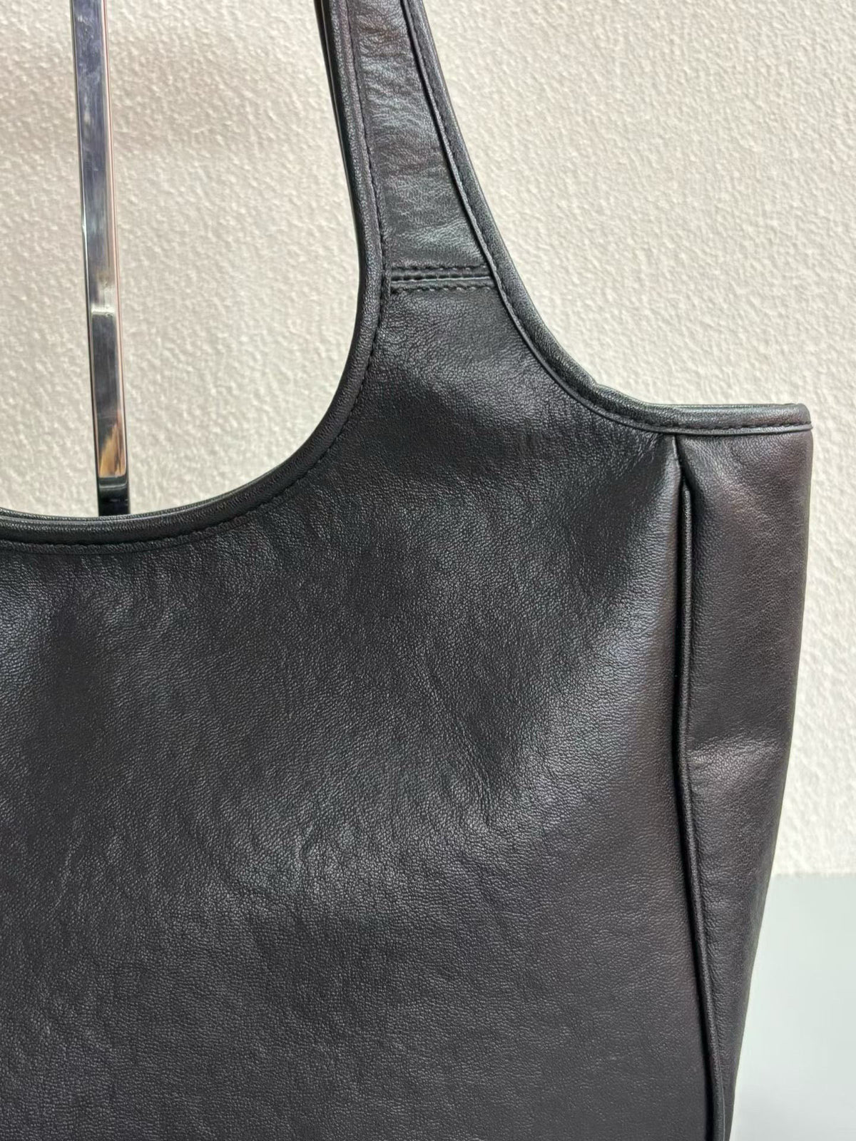 136NJ11B Popular leather bag