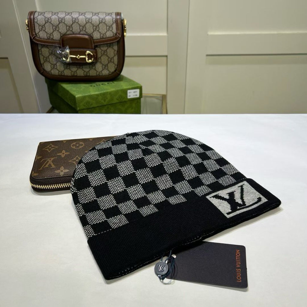 M1R86E51 Fashion hats