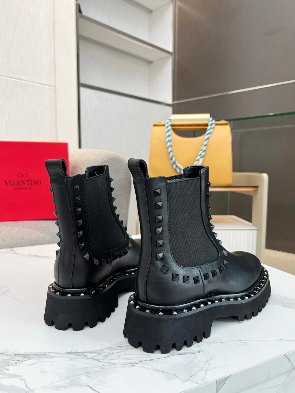 Z2R96VL6  Popular high-quality leather shoes