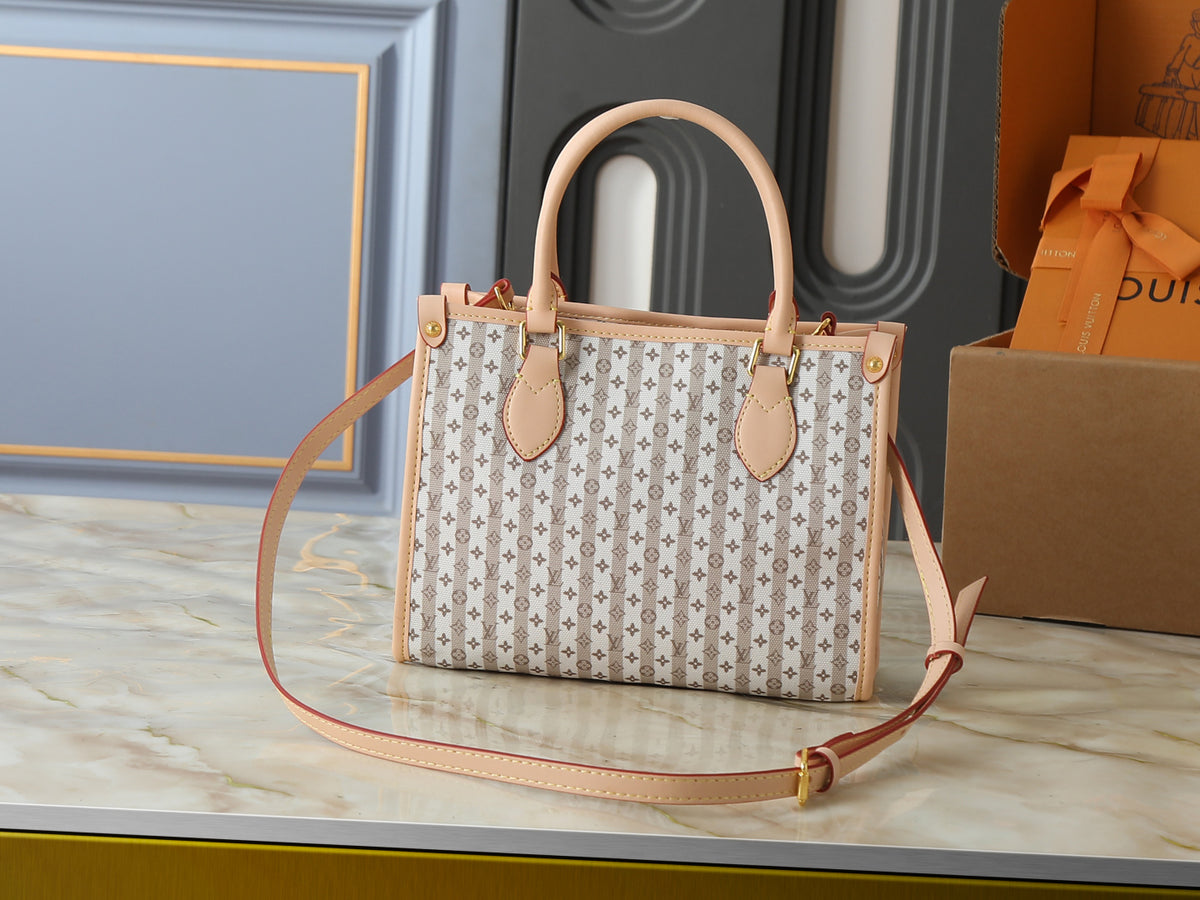 B1R76E47 Fashion bag