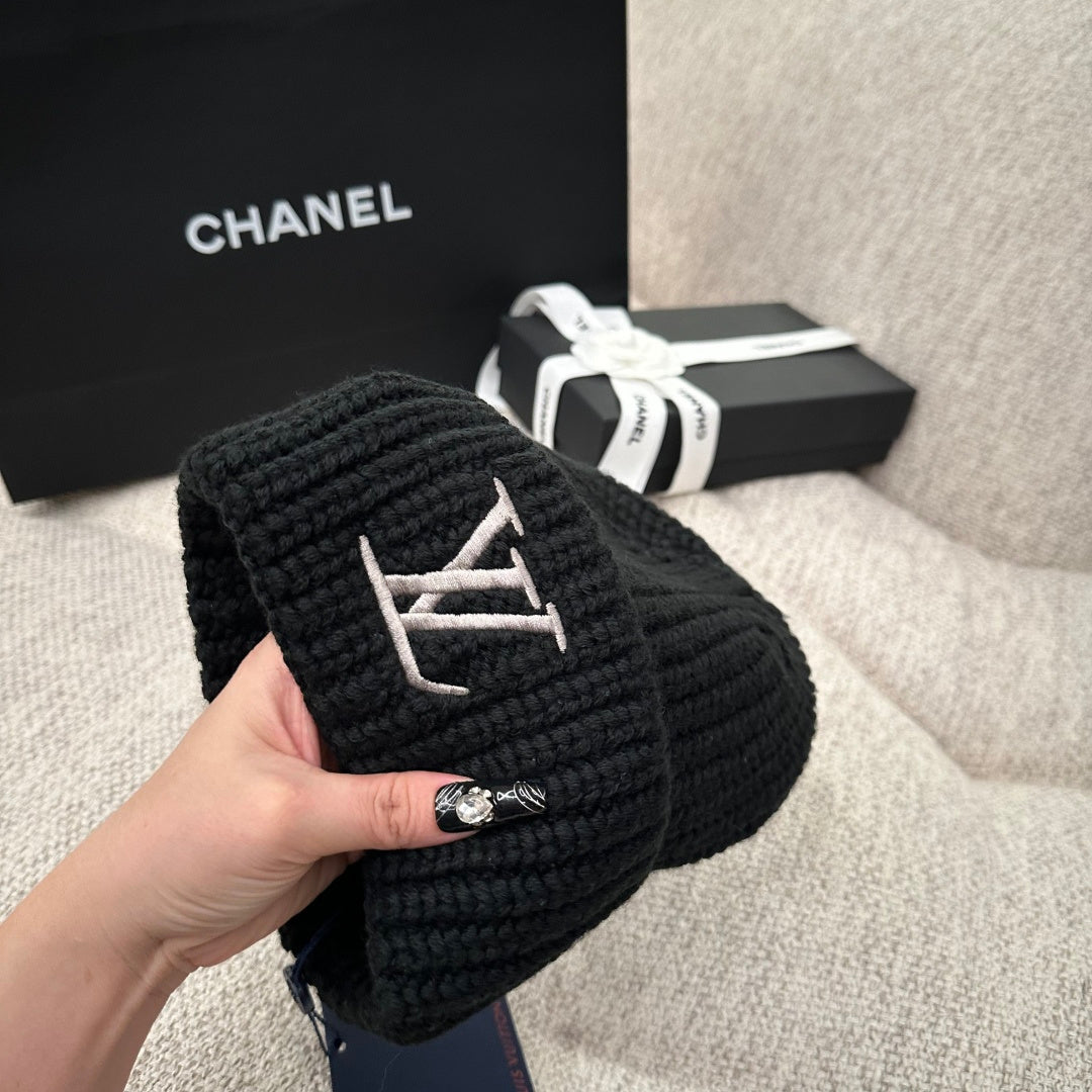 M1R86E15 Fashion hats