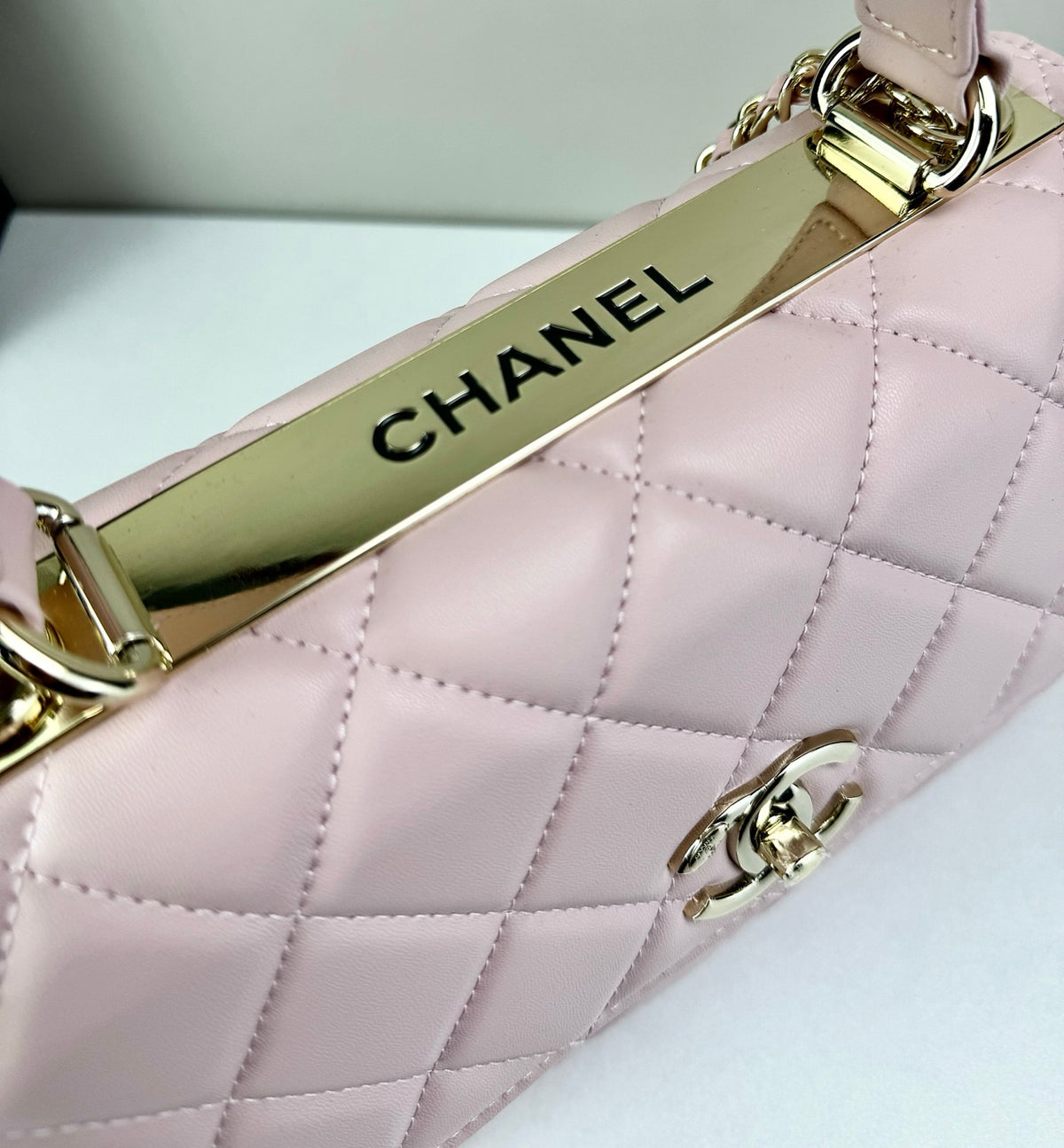 B1X76C8 Fashion leather bag