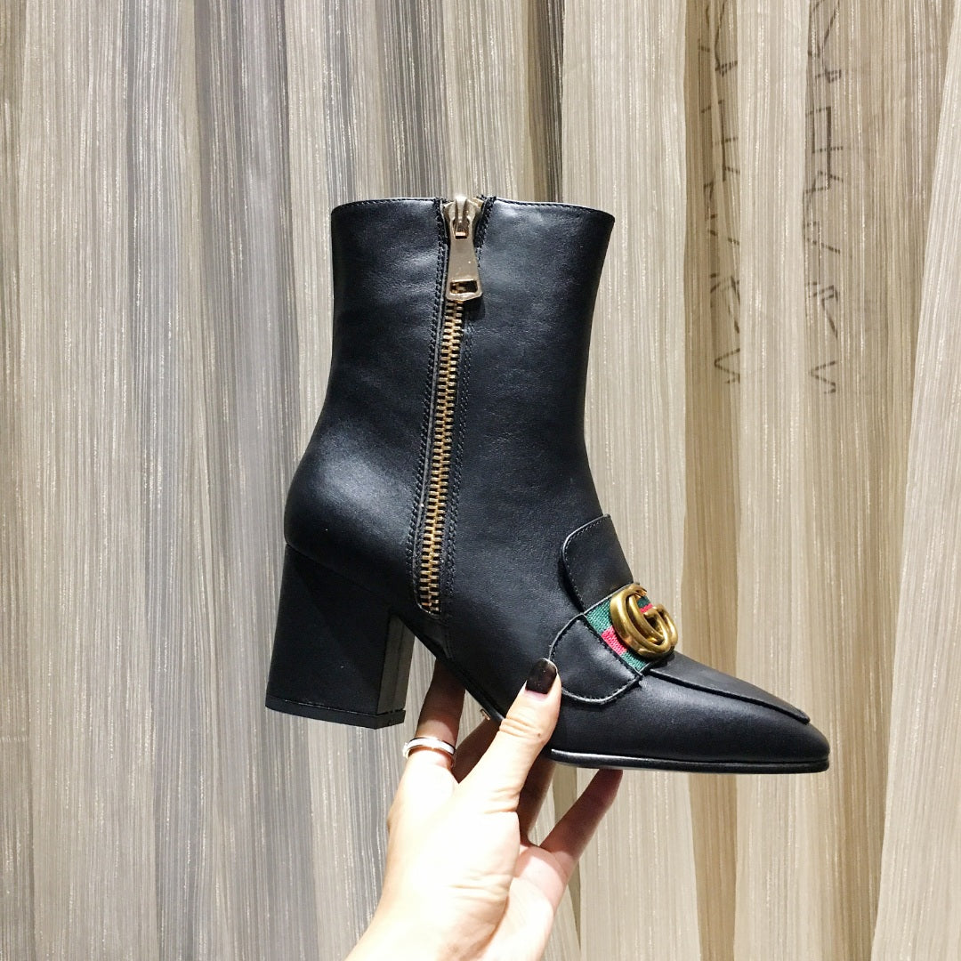 Z2P96B24 Popular high-quality shoes