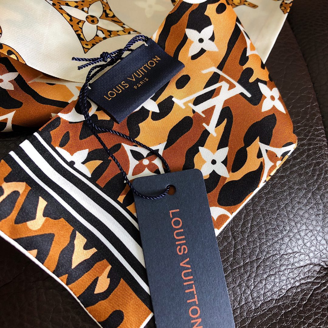 W1N86E3 Fashion Silk Scarve