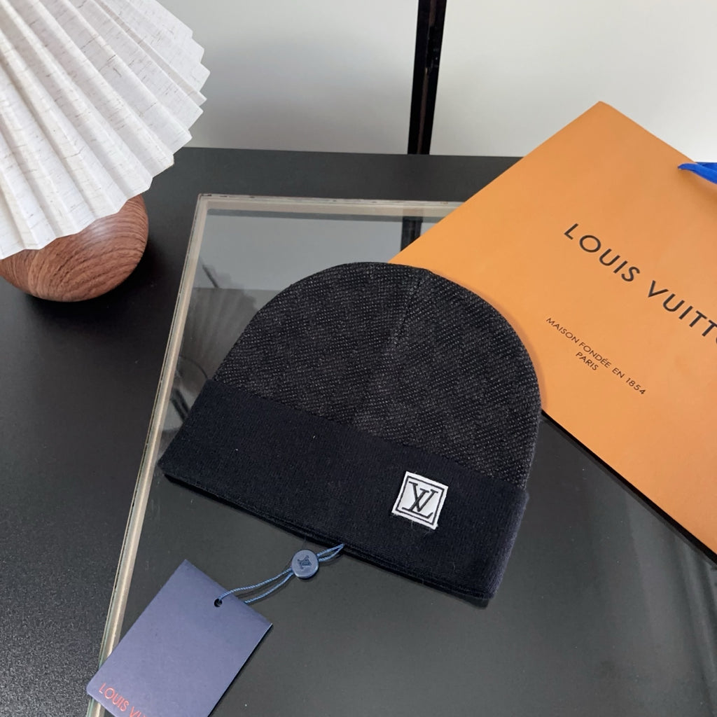 M1R86E18 Fashion hats