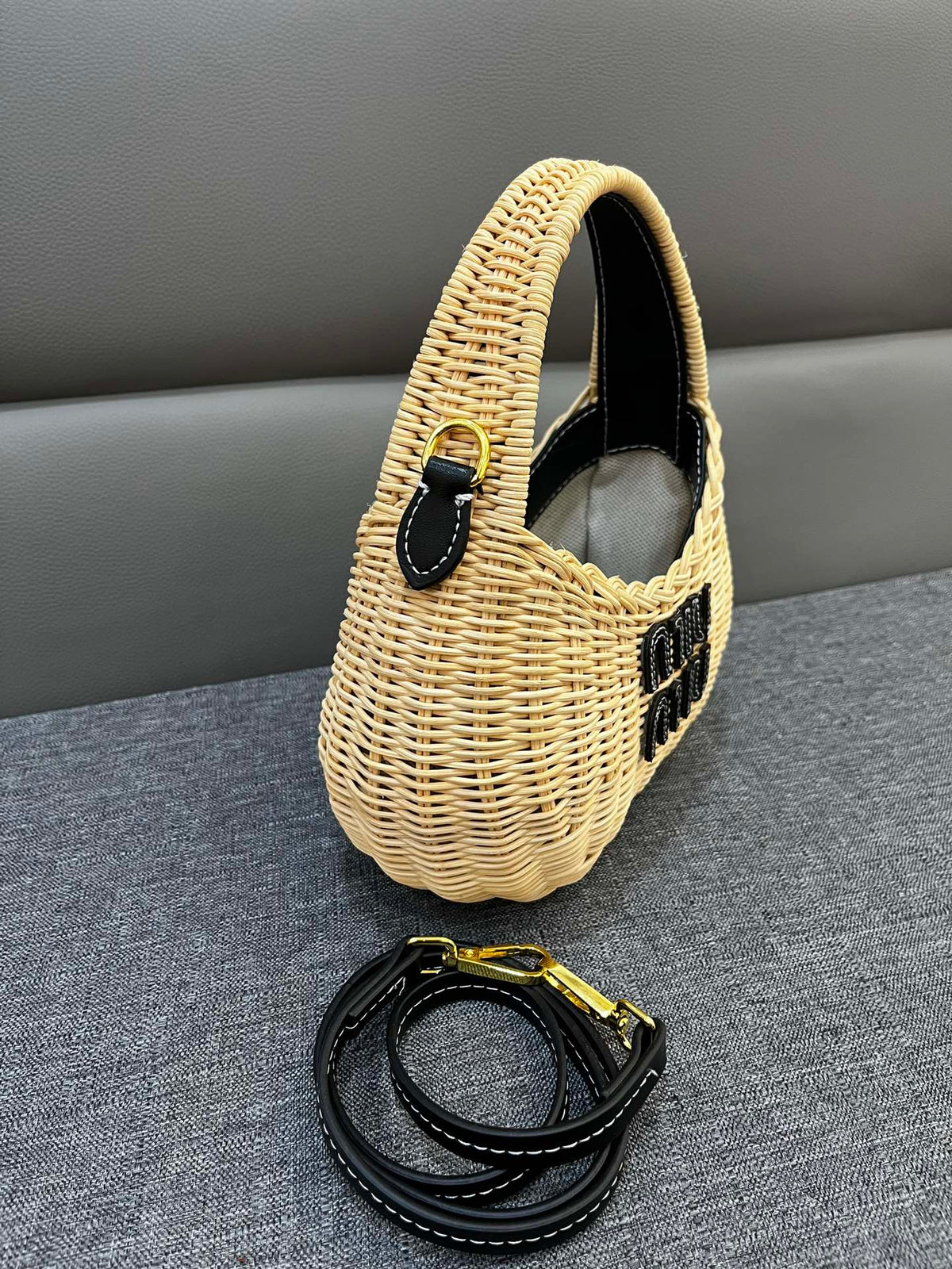 B1P46A119 Popular woven bag