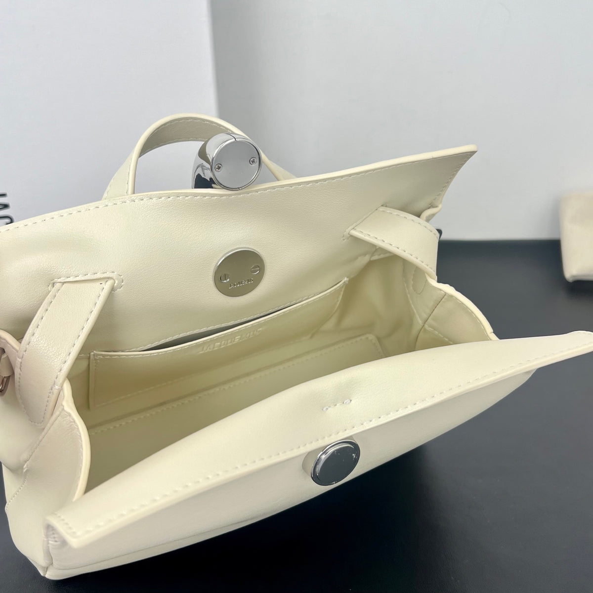 B1R106A2 Fashion leather bag