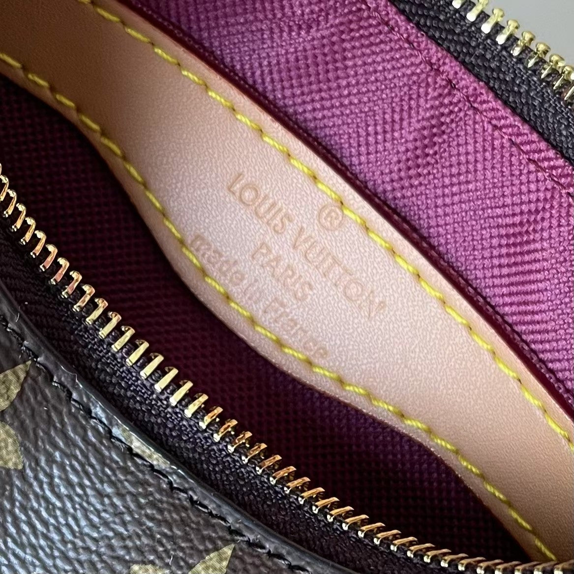 B1R76E04 Fashion bag