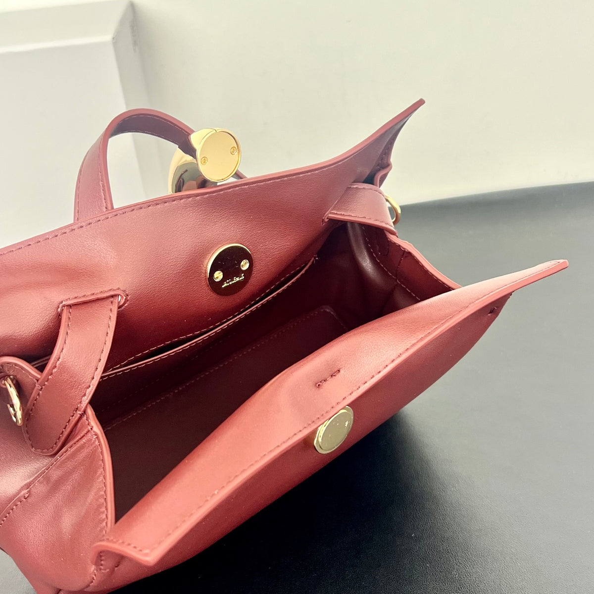 B1R106A2 Fashion leather bag