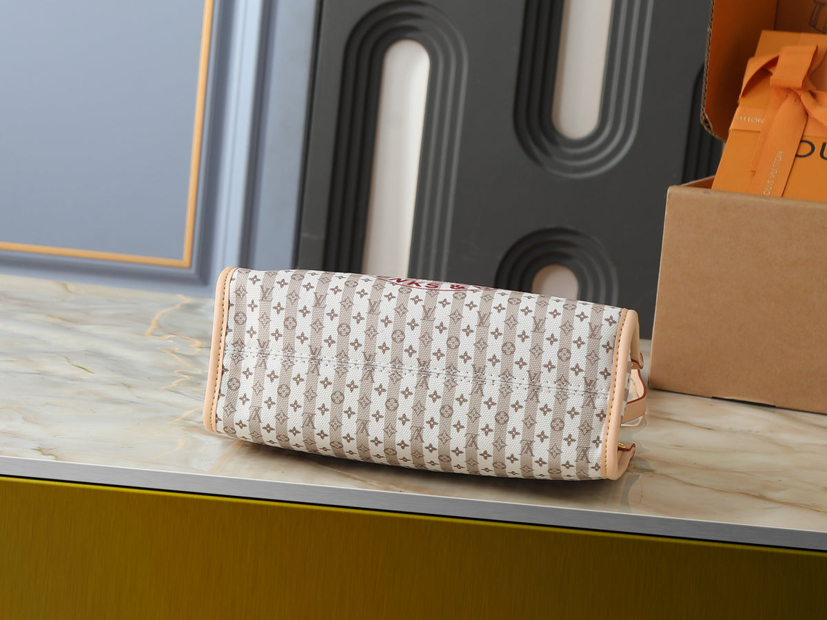 B1R76E47 Fashion bag