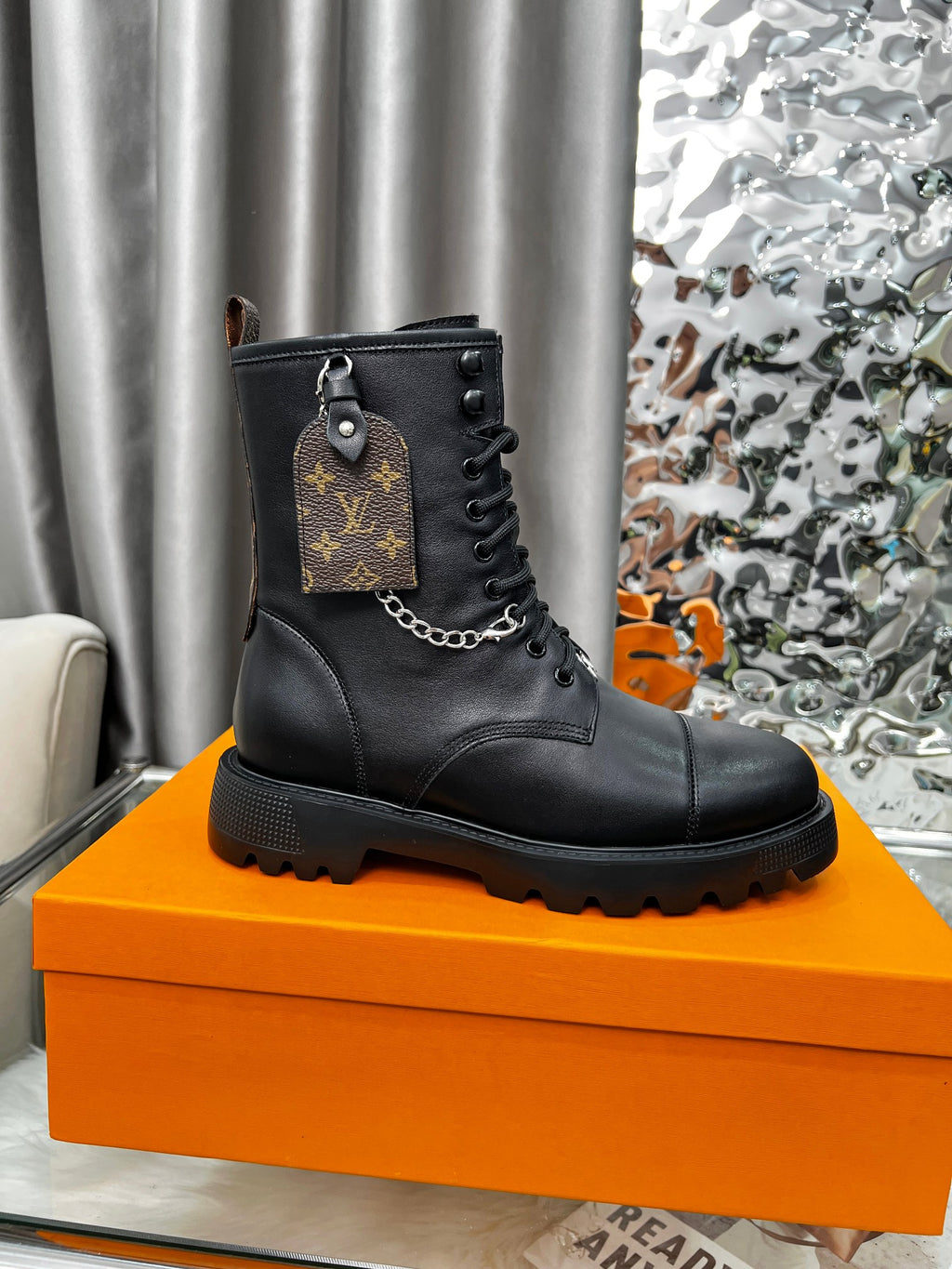 Z2P106E23 Fashion high-quality shoes