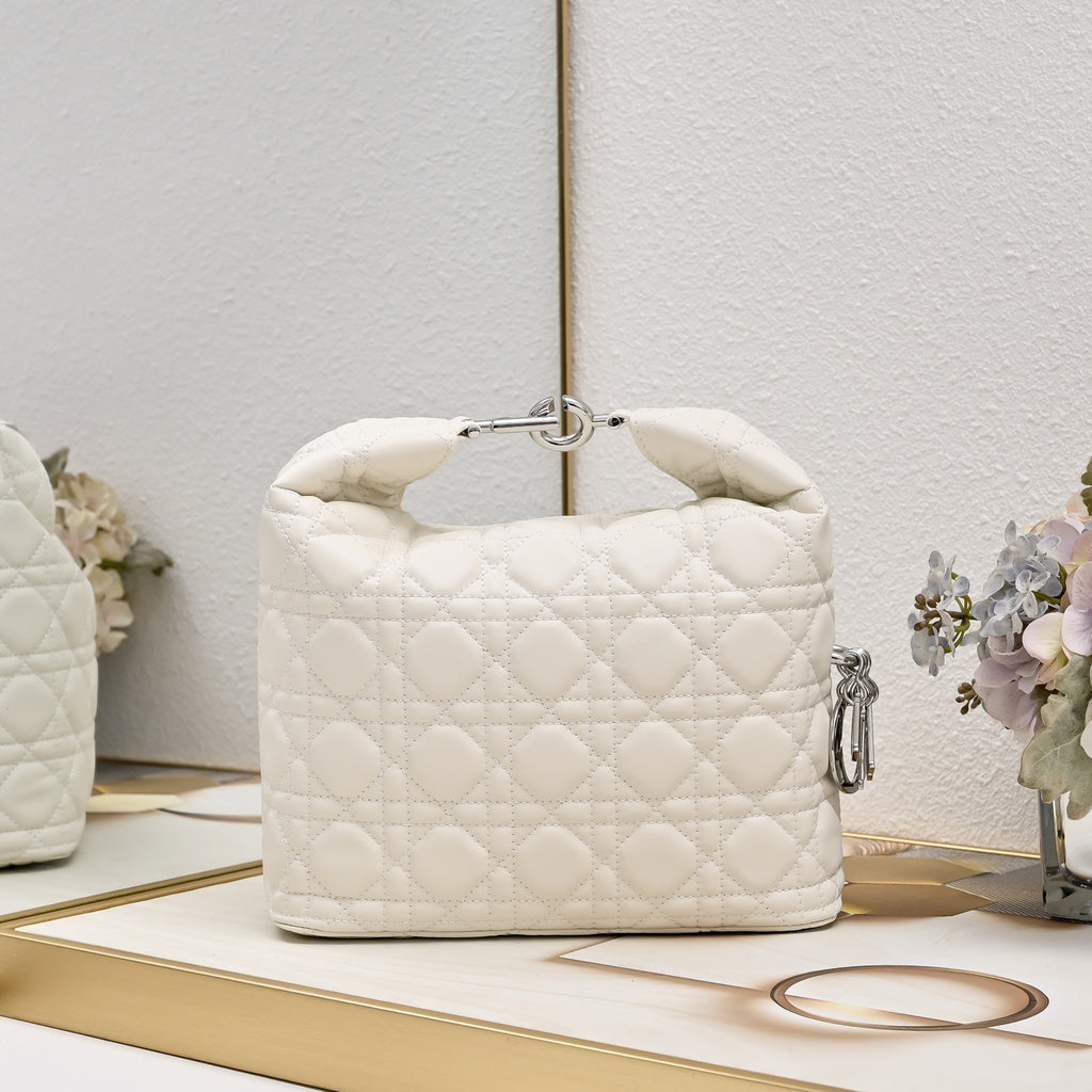 B1N96D35 Popular leather bag