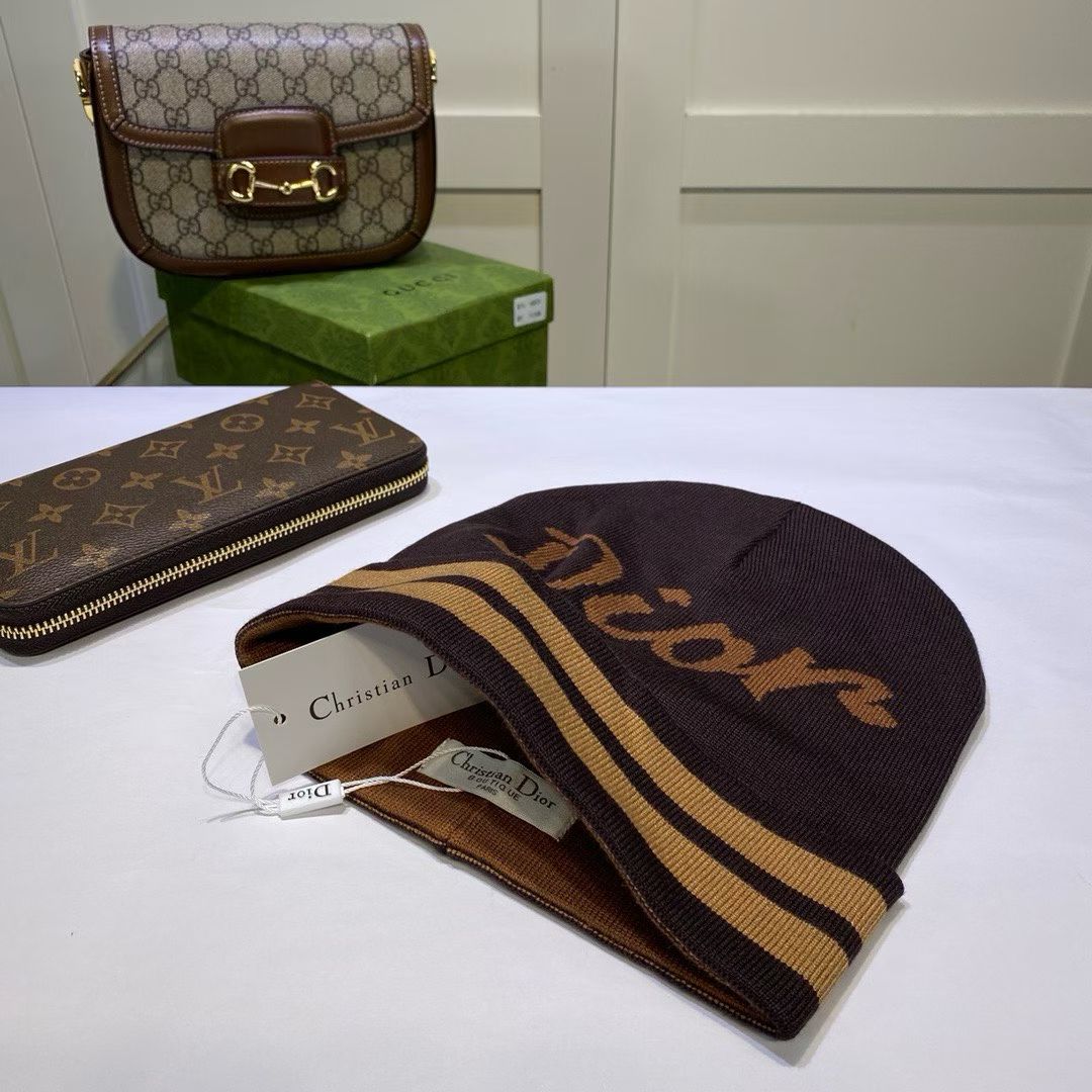 M1R86D59 Fashion hats